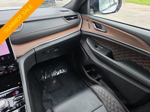 Certified 2025 Jeep Grand Cherokee Summit w/ Obsidian Package AWD/4WD image 12