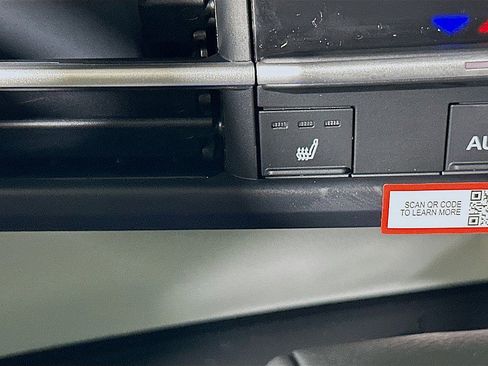 New 2026 Toyota Sienna XLE image 17