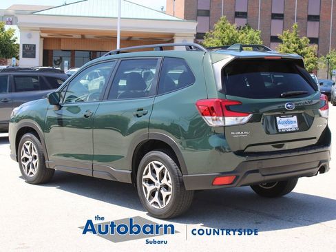 Used 2023 Subaru Forester Premium AWD/4WD image 7