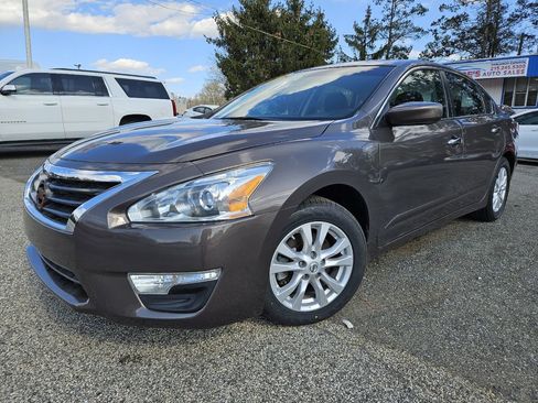 Used 2014 Nissan Altima 2.5 S w/ Sport Value Package image 1