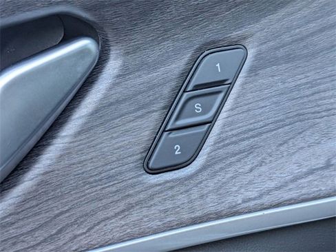 Used 2024 Jeep Grand Cherokee Limited image 11