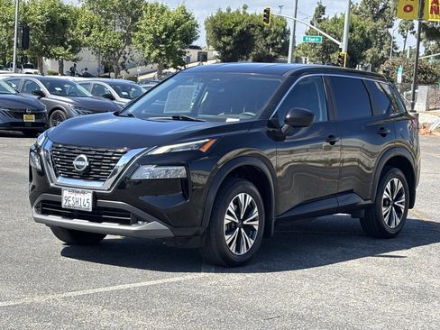 Used 2023 Nissan Rogue SV image 7