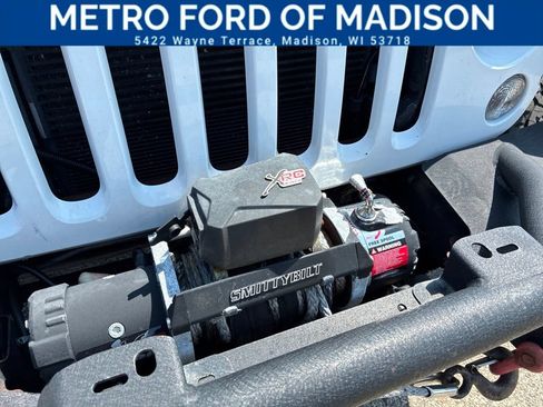 Used 2015 Jeep Wrangler Sahara AWD/4WD image 9
