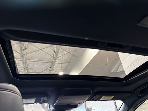 New 2026 MAZDA MAZDA3 Hatchback w/Premium Plus Pkg image 9