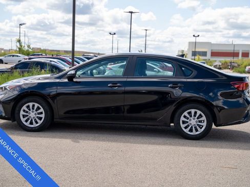 Used 2024 Kia Forte LX image 4