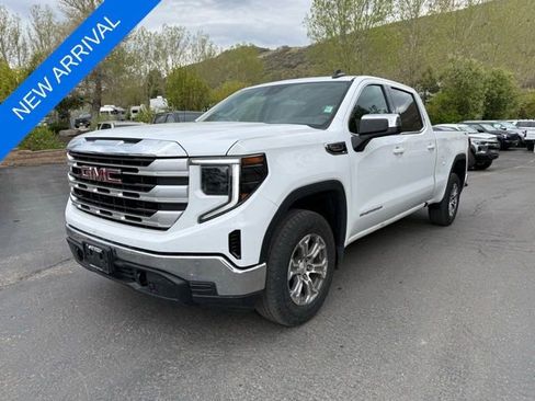 Used 2023 GMC Sierra 1500 SLE w/ X31 Off-Road Package AWD/4WD image 1