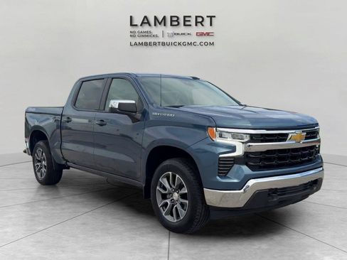 Used 2024 Chevrolet Silverado 1500 LT AWD/4WD image 7