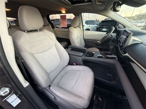 Used 2021 Toyota Sienna LE w/ LE Plus Package image 25