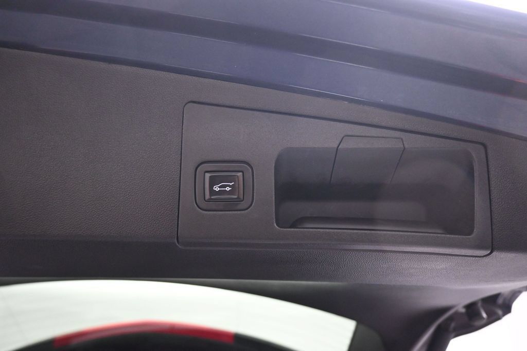 Used 2018 Cadillac XT5 Luxury w/ Driver Awareness Package FWD image 53