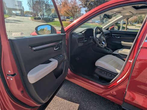 Used 2024 Honda CR-V EX-L image 8