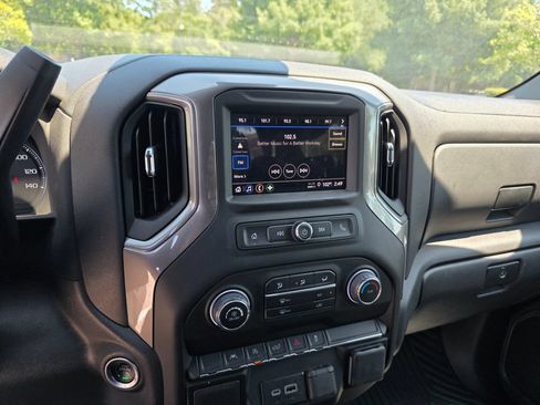 Used 2025 Chevrolet Silverado 1500 Custom AWD/4WD image 18