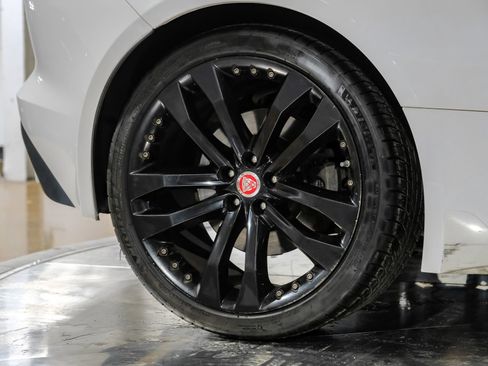 Used 2020 Jaguar F-TYPE Coupe image 47