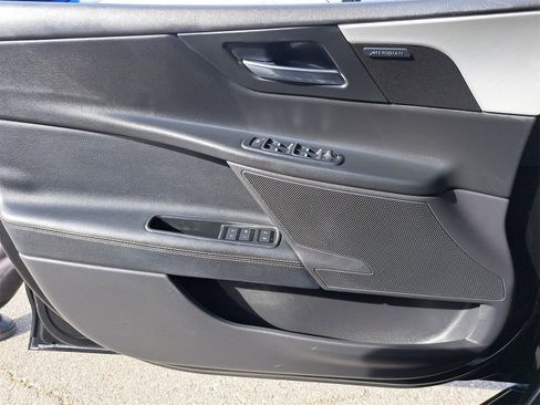 Used 2018 Jaguar XE Prestige image 27