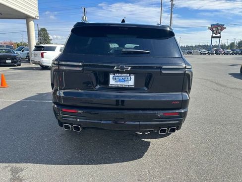 Used 2024 Chevrolet Traverse RS image 4