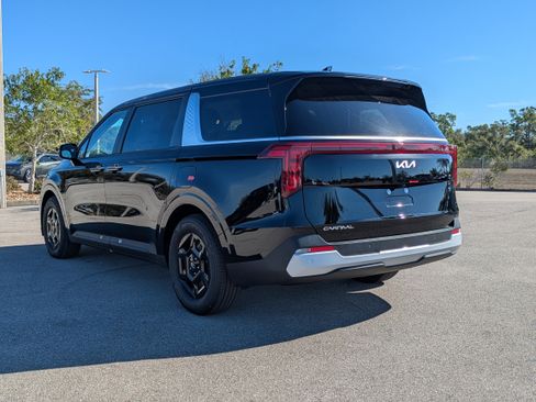 New 2026 Kia Carnival LXS image 7