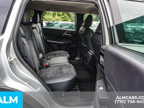 Used 2023 Mitsubishi Outlander SE image 26