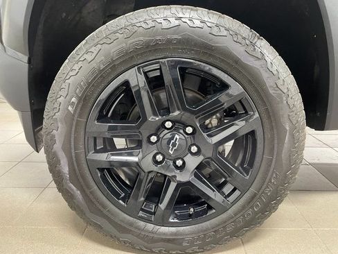 Used 2024 Chevrolet Colorado Trail Boss w/ Technology Package AWD/4WD image 7