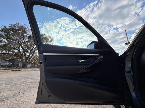 Used 2017 BMW 330i Sedan image 14