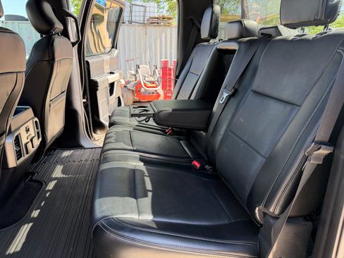 Used 2017 Ford F150 Lariat w/ Equipment Group 502A Luxury AWD/4WD image 13