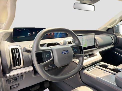 Used 2025 Ford Expedition Max Active AWD/4WD image 15