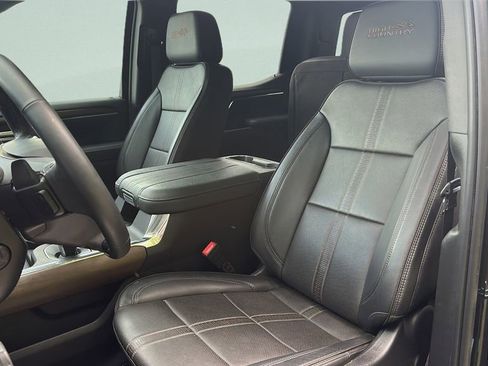 Used 2024 Chevrolet Silverado 1500 High Country w/ Technology Package image 34