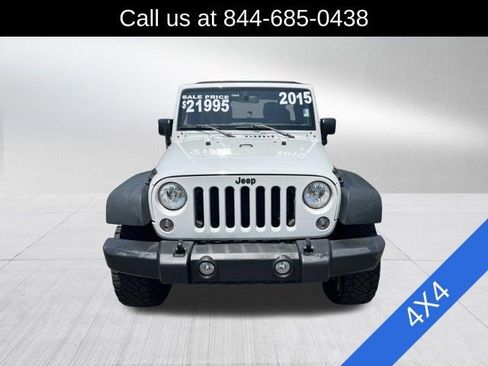 Used 2015 Jeep Wrangler Unlimited Rubicon w/ Connectivity Group AWD/4WD image 2