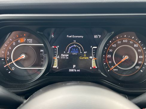 Used 2024 Jeep Wrangler Unlimited Rubicon AWD/4WD image 21