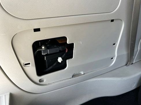 Used 2024 Chrysler Pacifica Limited FWD image 49