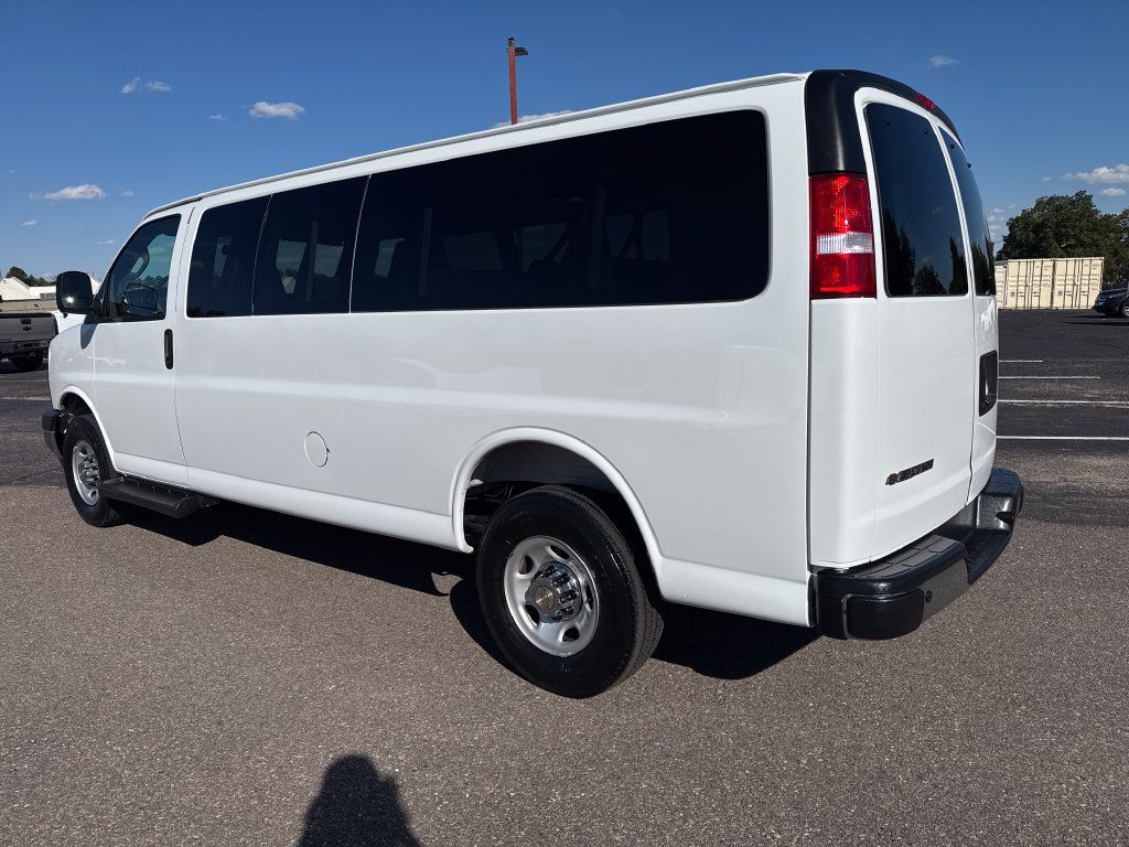 Used 2025 Chevrolet Express 3500 LT w/ LT Preferred Equipment Group RWD image 3