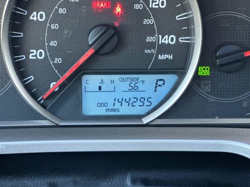 Used 2015 Toyota RAV4 XLE image 24