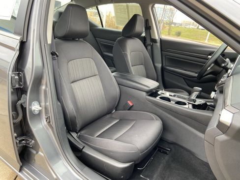 Used 2024 Nissan Altima 2.5 SV image 19