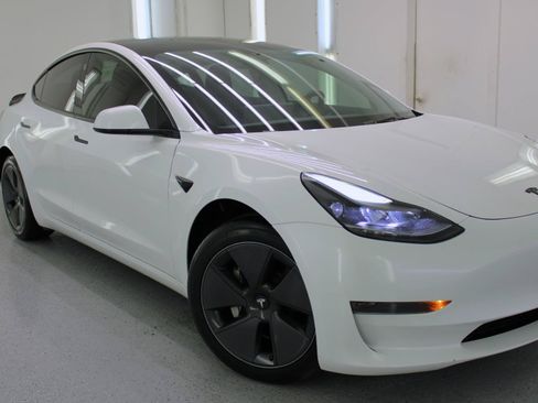 Used 2023 Tesla Model 3 Standard Range RWD image 15