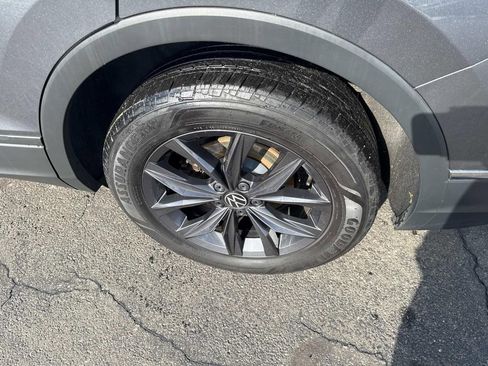 Used 2022 Volkswagen Tiguan SE image 14