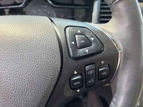Used 2013 Lincoln MKS AWD image 23