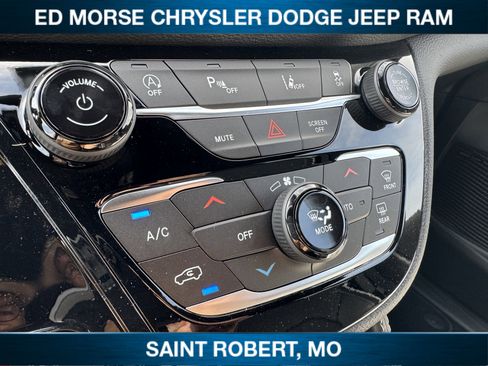 New 2027 Chrysler Pacifica Limited w/ Family Tech Group AWD/4WD image 16