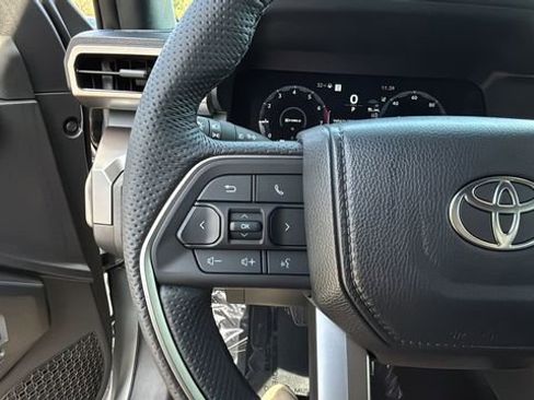 Used 2025 Toyota Tacoma TRD Off-Road AWD/4WD image 22