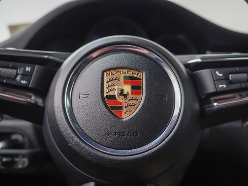 Used 2025 Porsche Macan image 27