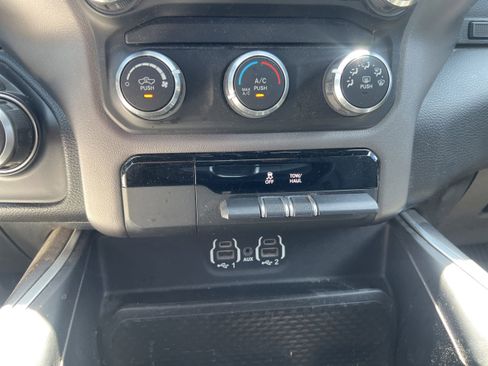 Used 2020 RAM 1500 Big Horn AWD/4WD image 16