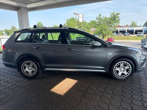 Used 2017 Volkswagen Golf Alltrack SE AWD/4WD image 5