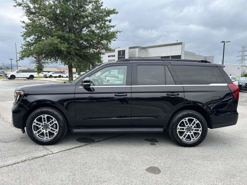 Used 2025 Ford Expedition Active RWD image 8