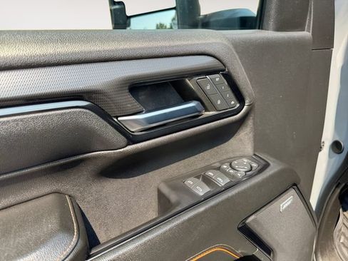 Used 2024 GMC Sierra 3500 AT4 w/ AT4 Premium Plus Package AWD/4WD image 10