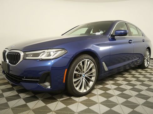 Certified 2023 BMW 530i xDrive w/ Premium Package AWD/4WD image 7