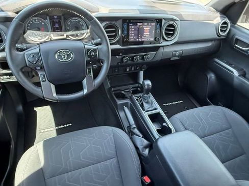 Used 2019 Toyota Tacoma TRD Off-Road RWD image 13