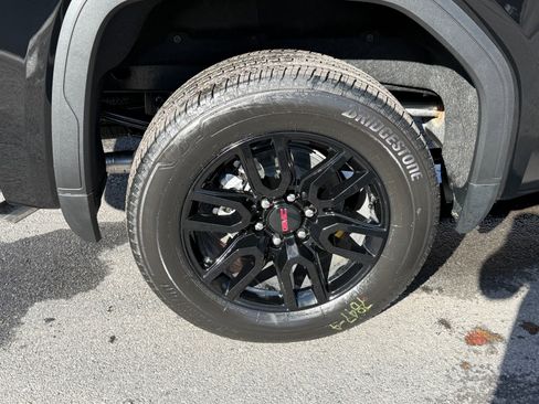 New 2026 GMC Sierra 1500 Elevation image 11