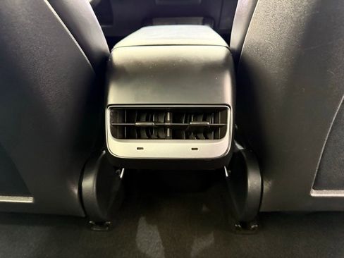 Used 2022 Tesla Model 3 image 25