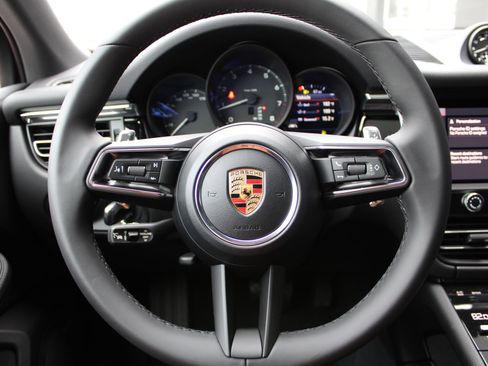 New 2026 Porsche Macan image 15