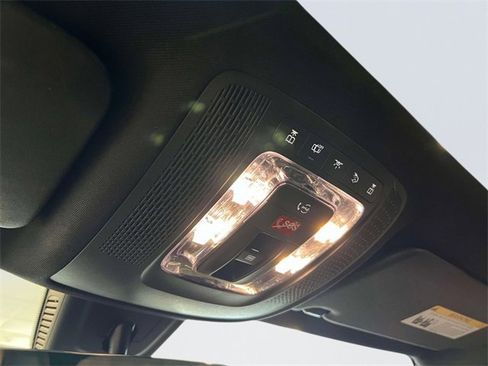 Certified 2021 Mercedes-Benz GLB 250 4MATIC image 32