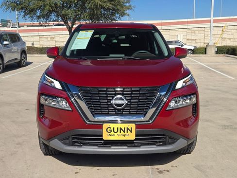 Used 2023 Nissan Rogue SV image 2