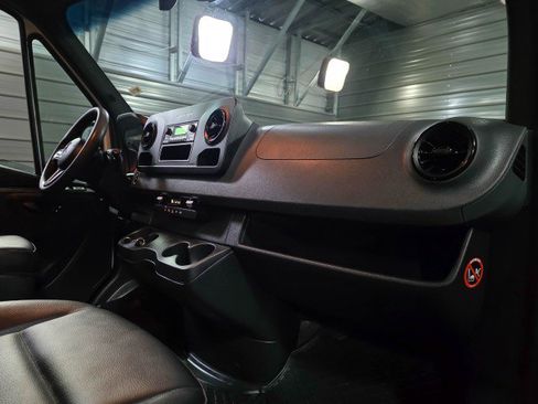 Used 2020 Mercedes-Benz Sprinter 2500 image 14