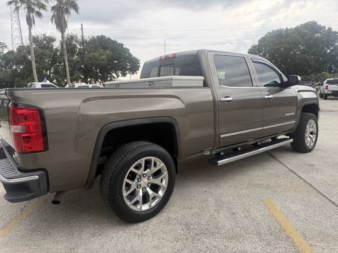 Used 2014 GMC Sierra 1500 SLT w/ SLT Crew Cab Value Package AWD/4WD image 9